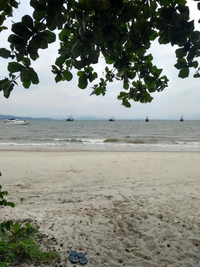 Ferienwohnung Apto Na Praia De 1 Dormitorio Com Vista Pro Mar A Poucos Passos Da Areia Florianópolis Exterior foto