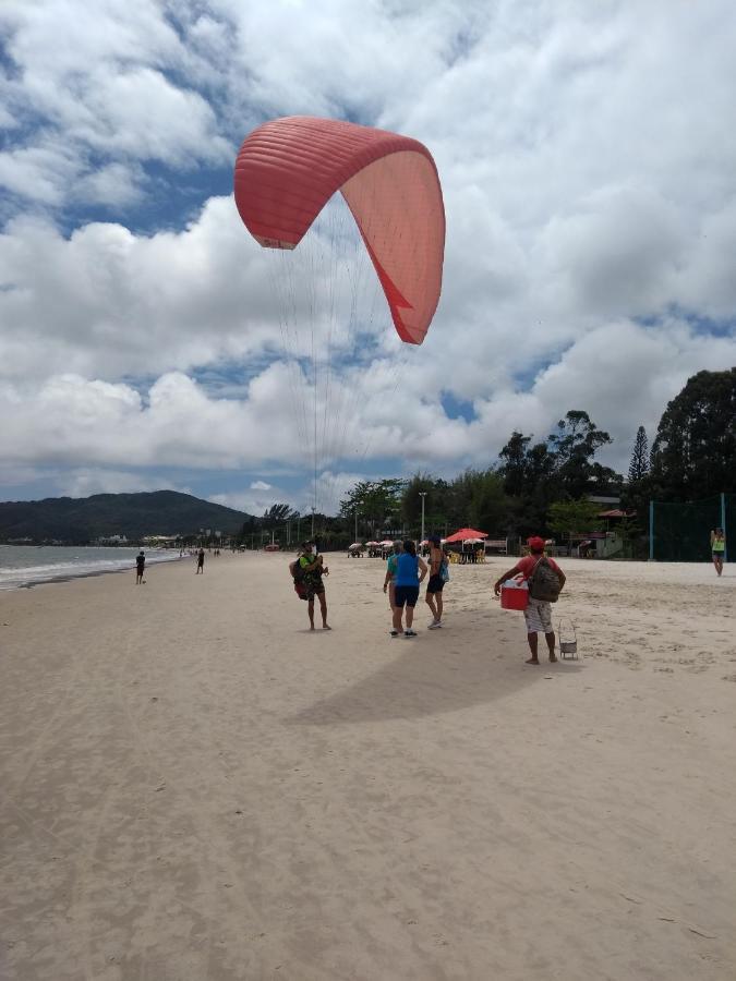 Ferienwohnung Apto Na Praia De 1 Dormitorio Com Vista Pro Mar A Poucos Passos Da Areia Florianópolis Exterior foto