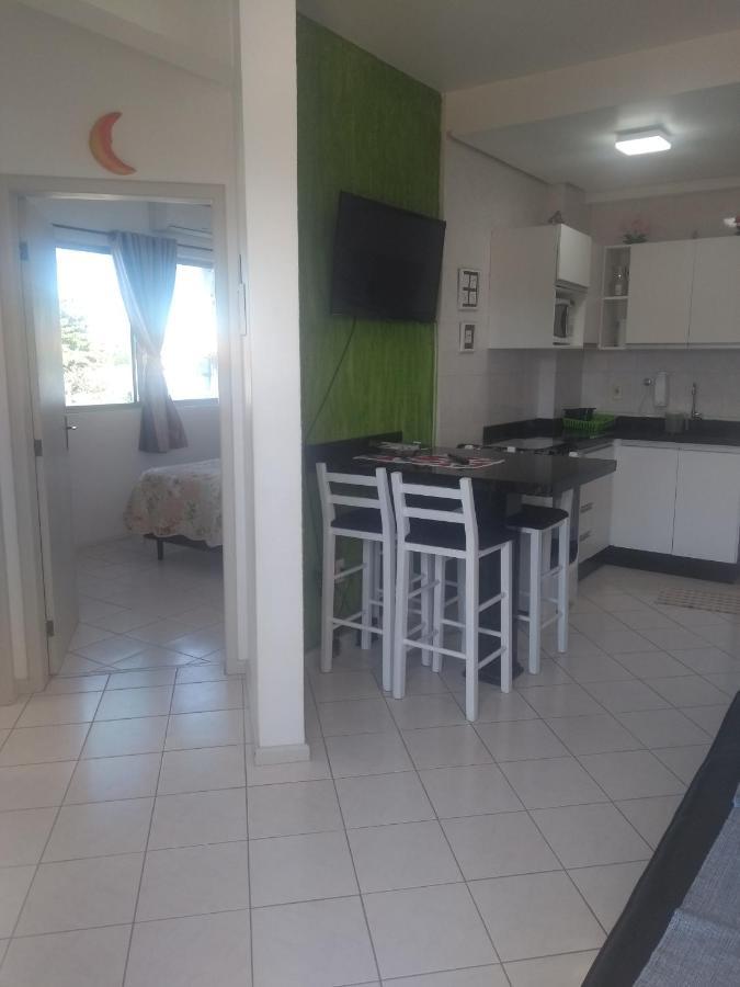 Ferienwohnung Apto Na Praia De 1 Dormitorio Com Vista Pro Mar A Poucos Passos Da Areia Florianópolis Exterior foto