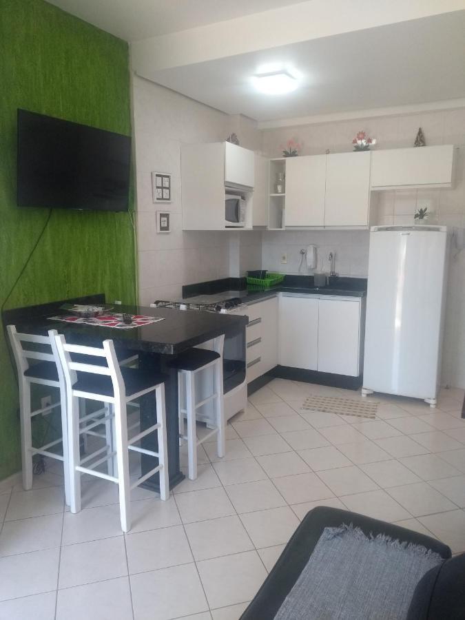 Ferienwohnung Apto Na Praia De 1 Dormitorio Com Vista Pro Mar A Poucos Passos Da Areia Florianópolis Exterior foto